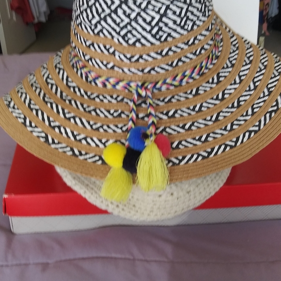 Sale50% off your purchase of $50 or more - Picture 4 of 16